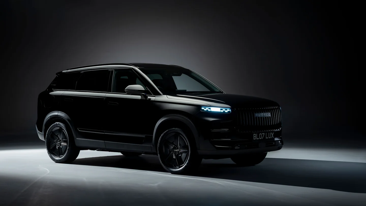 Jaecoo 7 SHS-P Black Luxury — иллюстрация модели